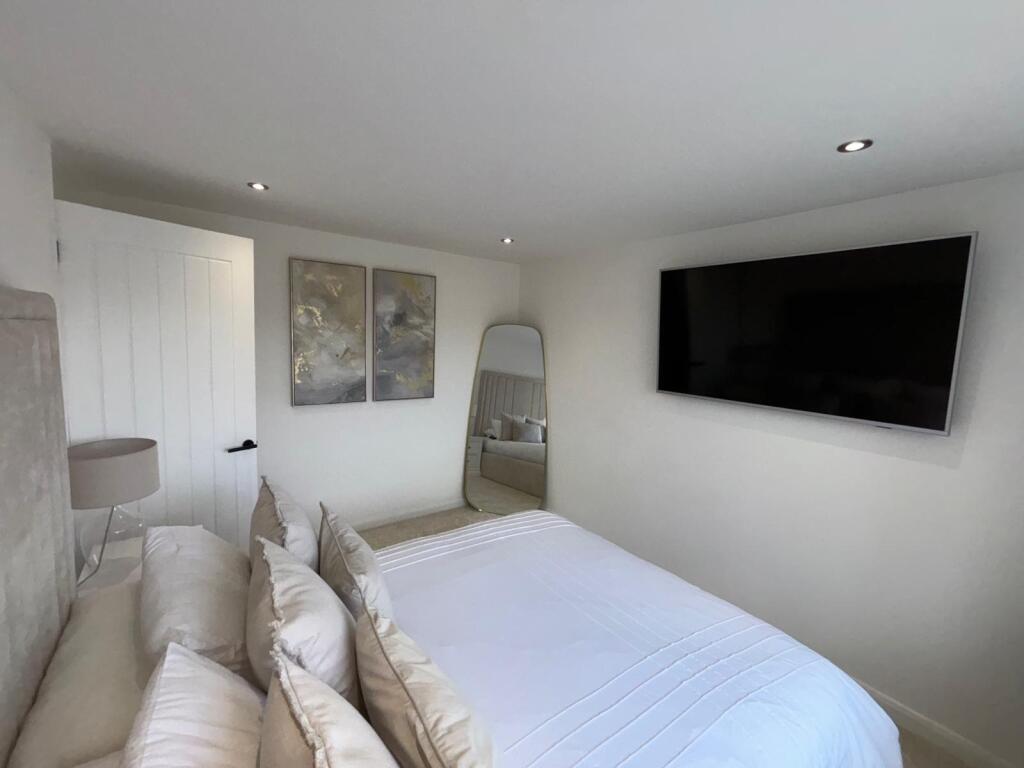 167 shearwater bed 3.jpg