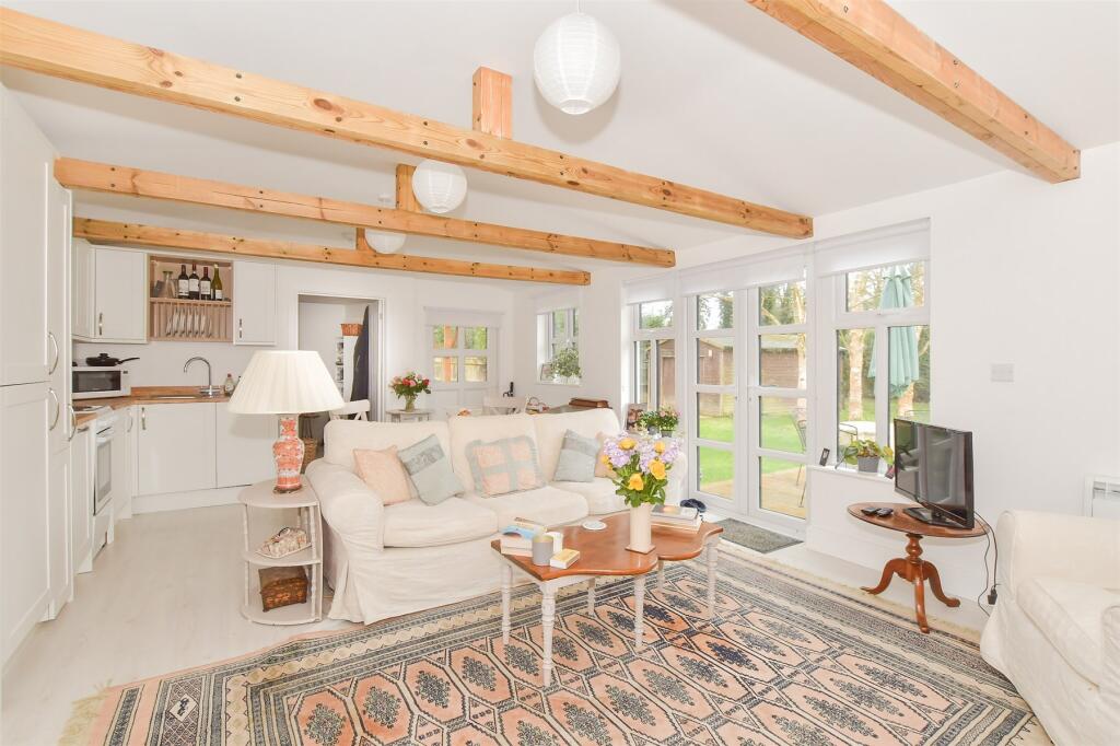 Lounge/Kitchen