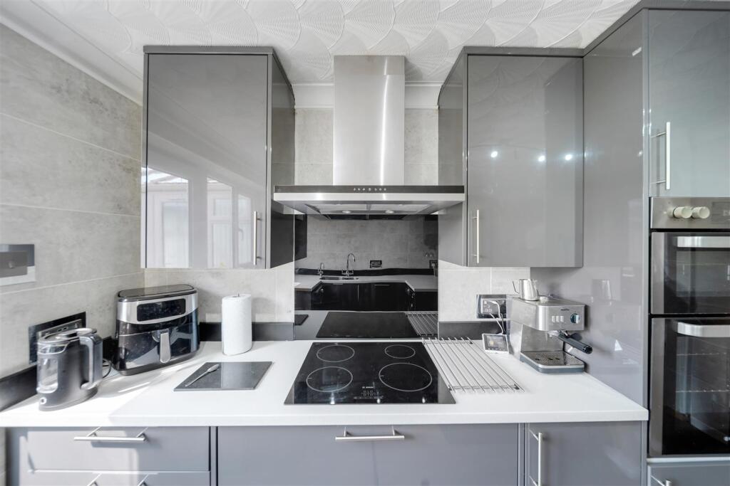 56 Kestrel Road-27.jpg