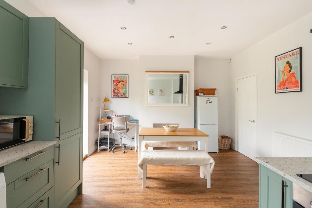 0R6TFS - Kitchen Diner A.jpg