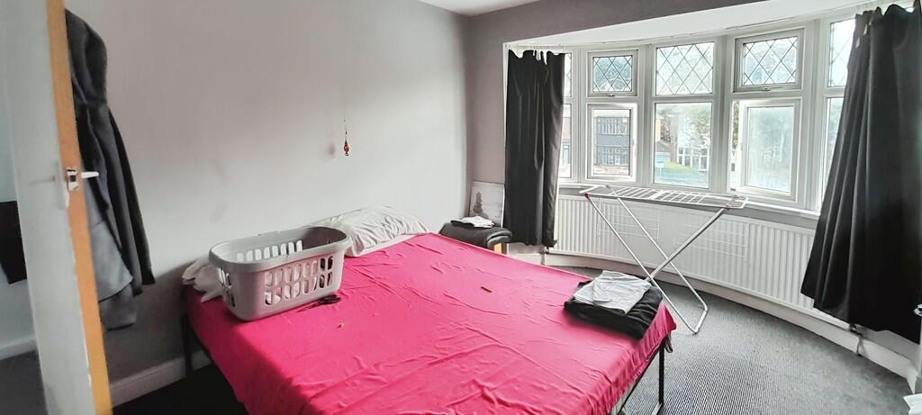 4b6f98c2-WhatsApp...