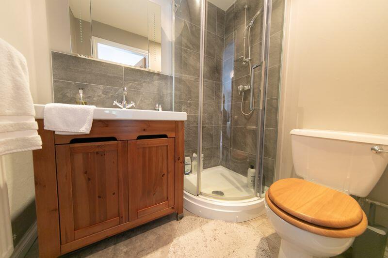 Bedroom 1 en-suite