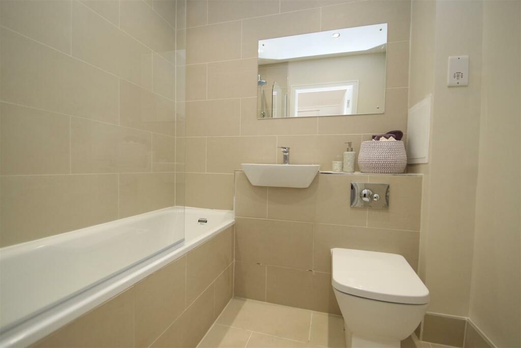 Bathroom ( 2 Bedroom ).JPG