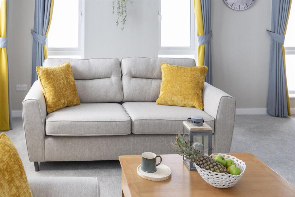 Omar-Newmarket-Lounge-3-scaled.jpg