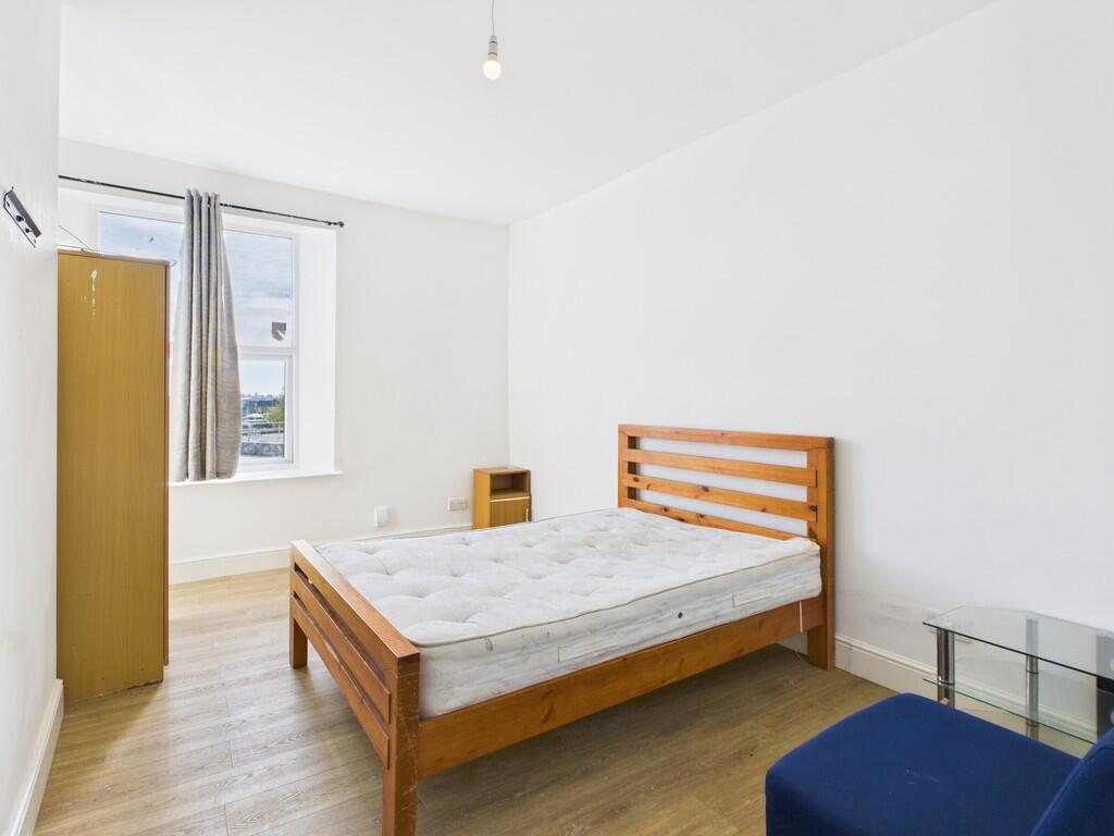 CAM03974G0-PR0216...