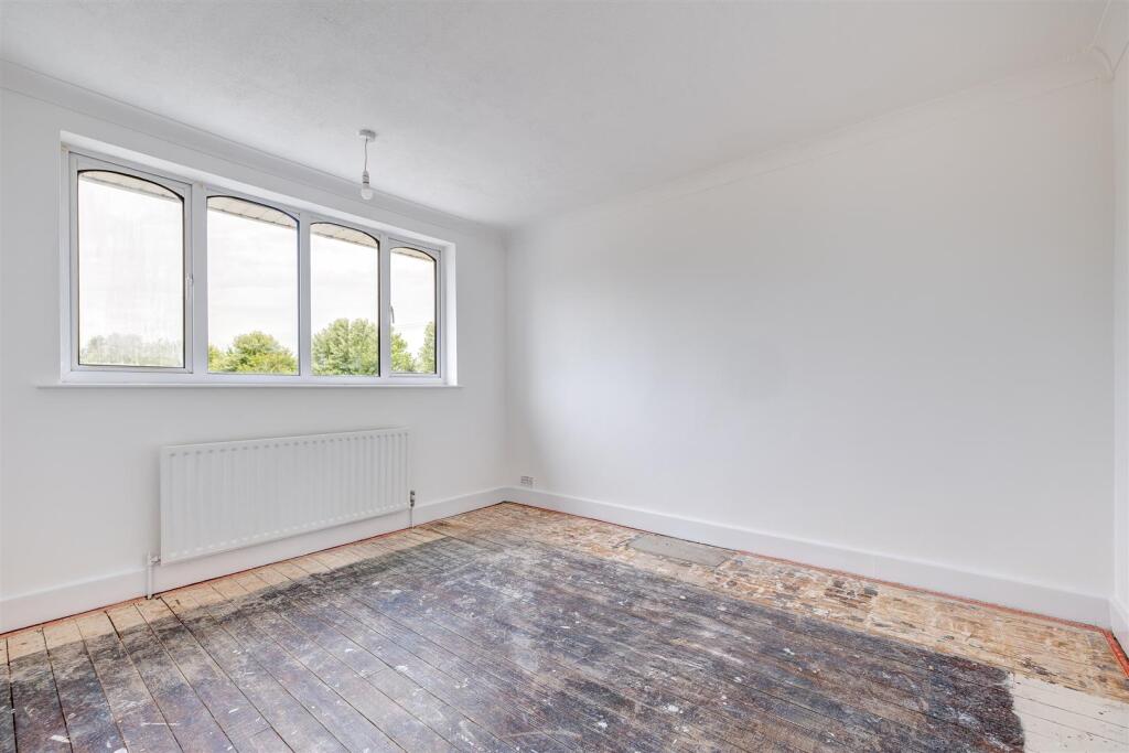 Merrylees Road, Thornton