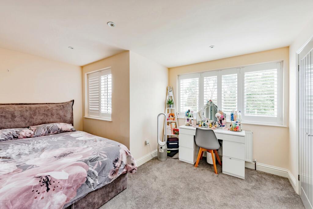 Main bedroom with ensuite