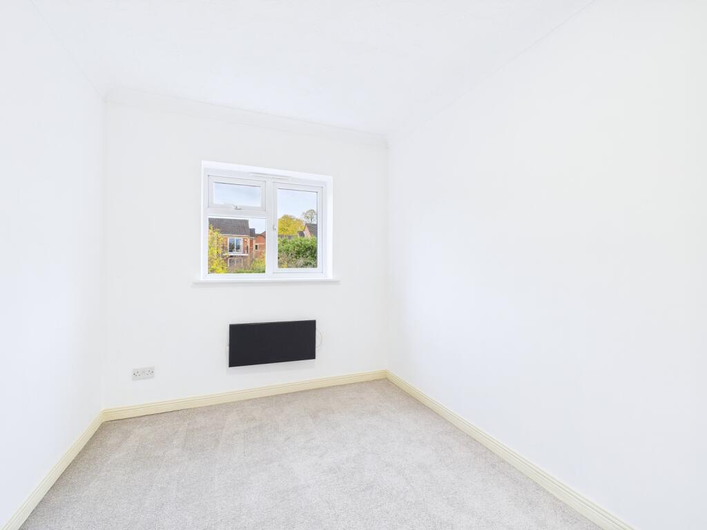 CAM01909G0-PR0413-STILL015