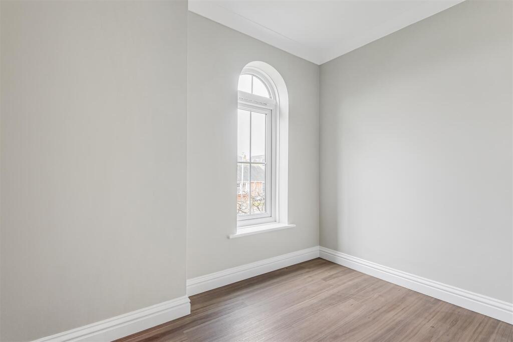 Cherry Tree Court, Pier Avenue