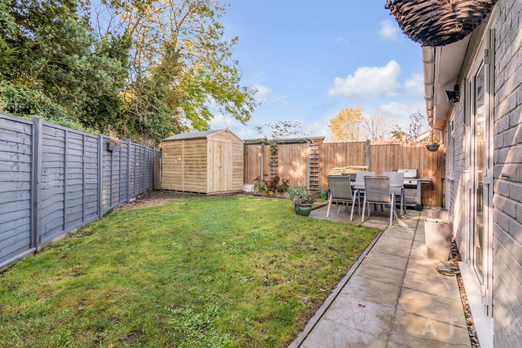 36 Lansbury Rd, Halesworth IP19 8SA (1).jpg