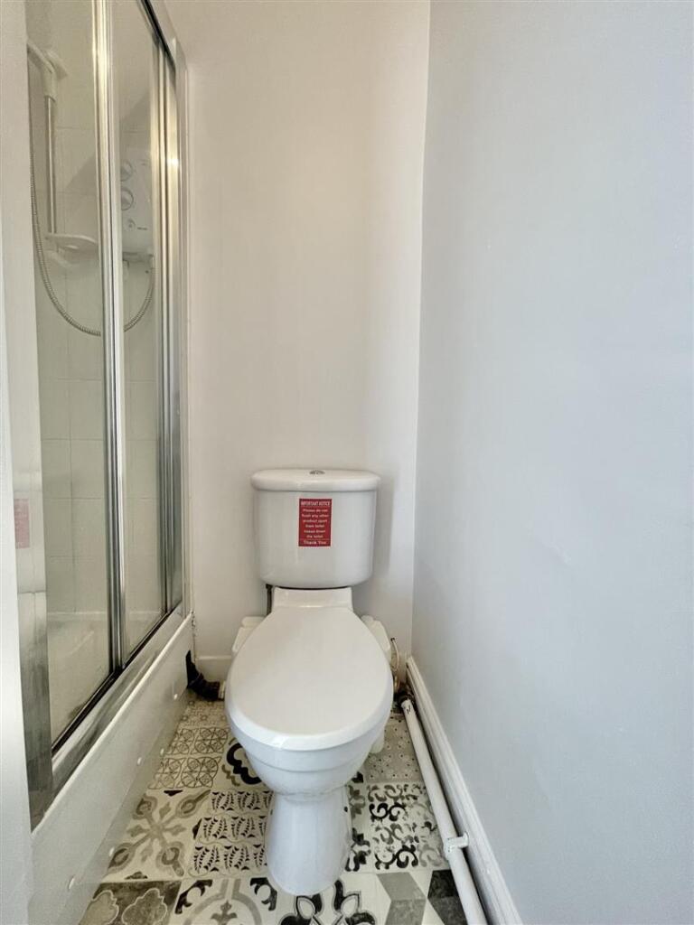 110 Beech En-Suite.jpeg