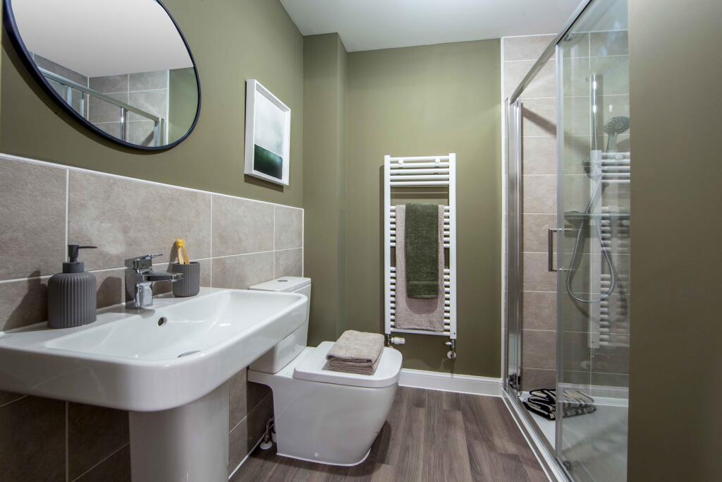 Hazelborough show home en suite
