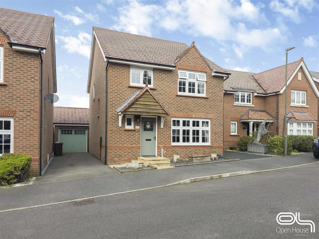 Henley Grove, Church Gresley (4).jpg