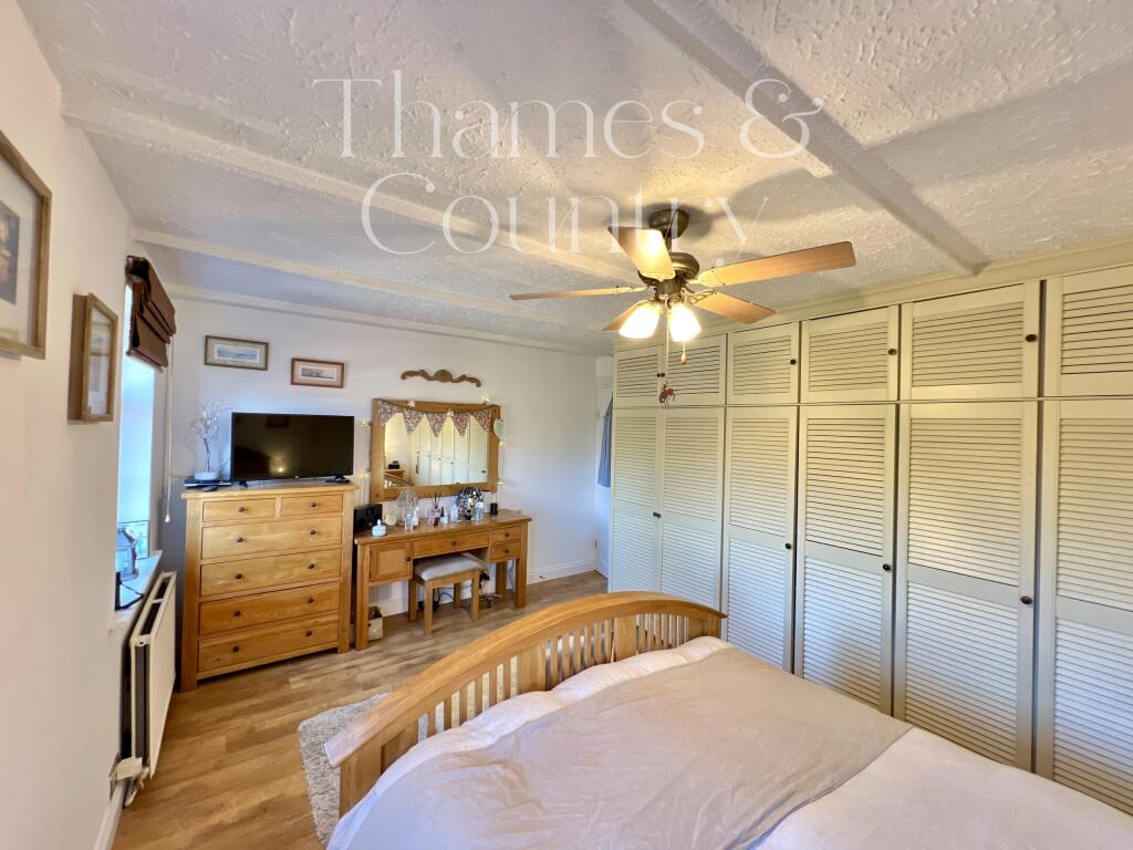 Principal bedroom