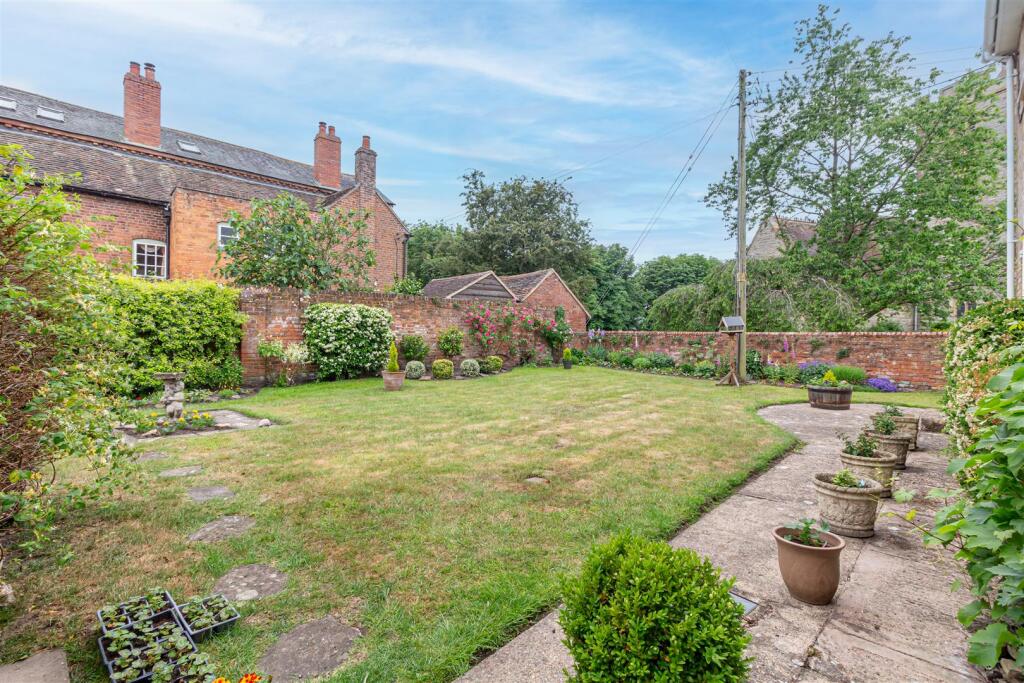 Garden-1.jpg