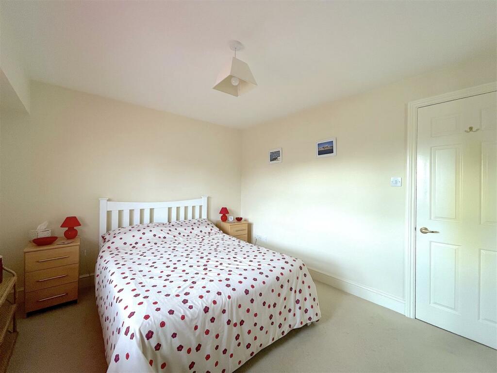 Bedroom One (2).jpeg