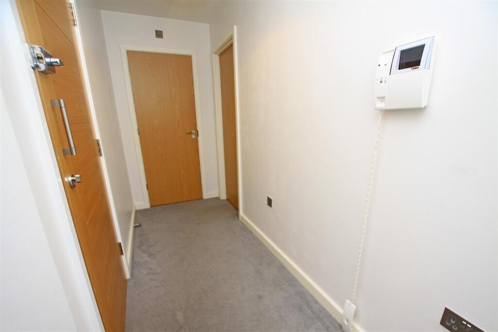 Hallway.jpg