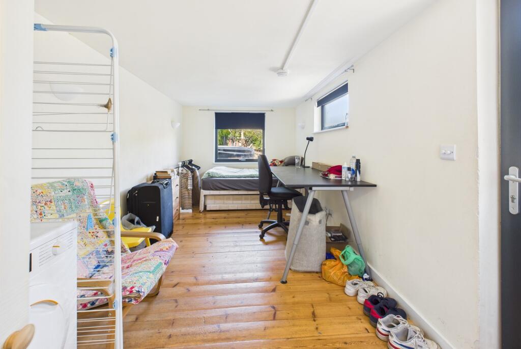 CAM02545G0-PR0468-STILL031