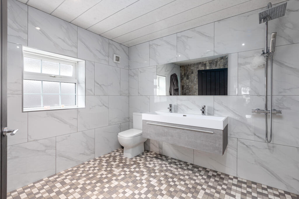 Ground Floor Wet Room 