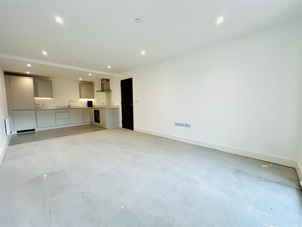 Live In Dining Kitchen