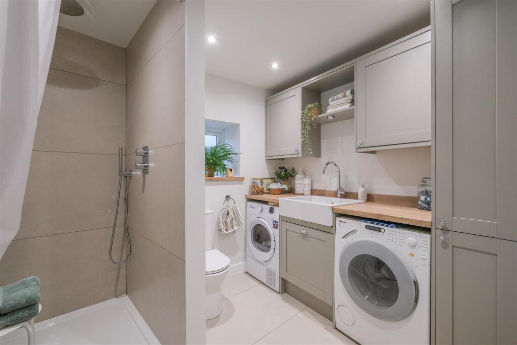 Utility/Shower/WC