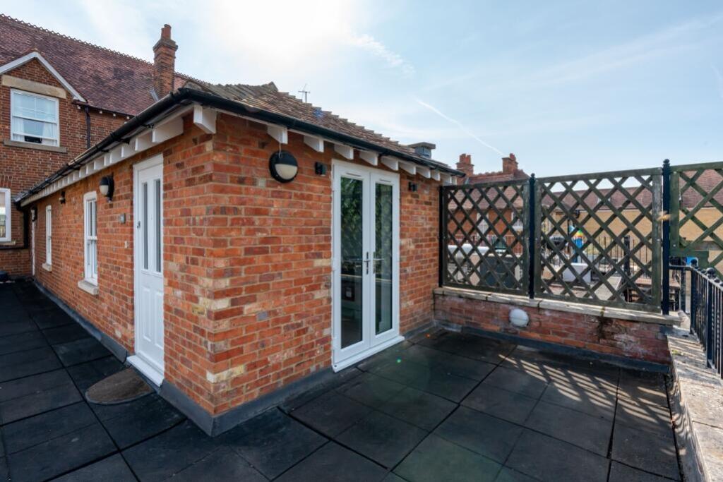 10516_10702116_IMG_08_0000