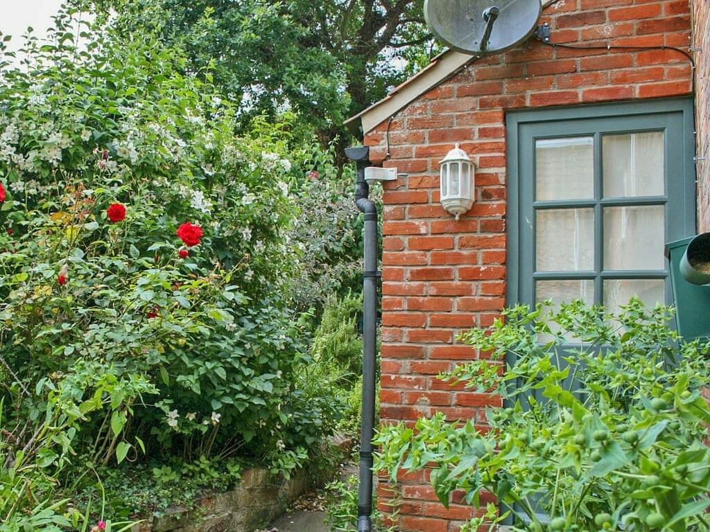 Annexe door 