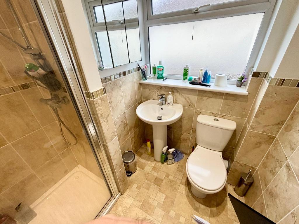 Additional Separate Shower Room