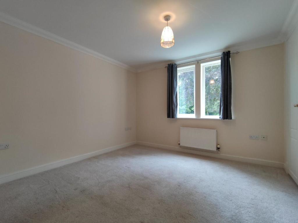 Main Bedroom Aspect 2