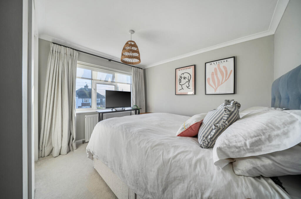 1385737-4-693a95c...