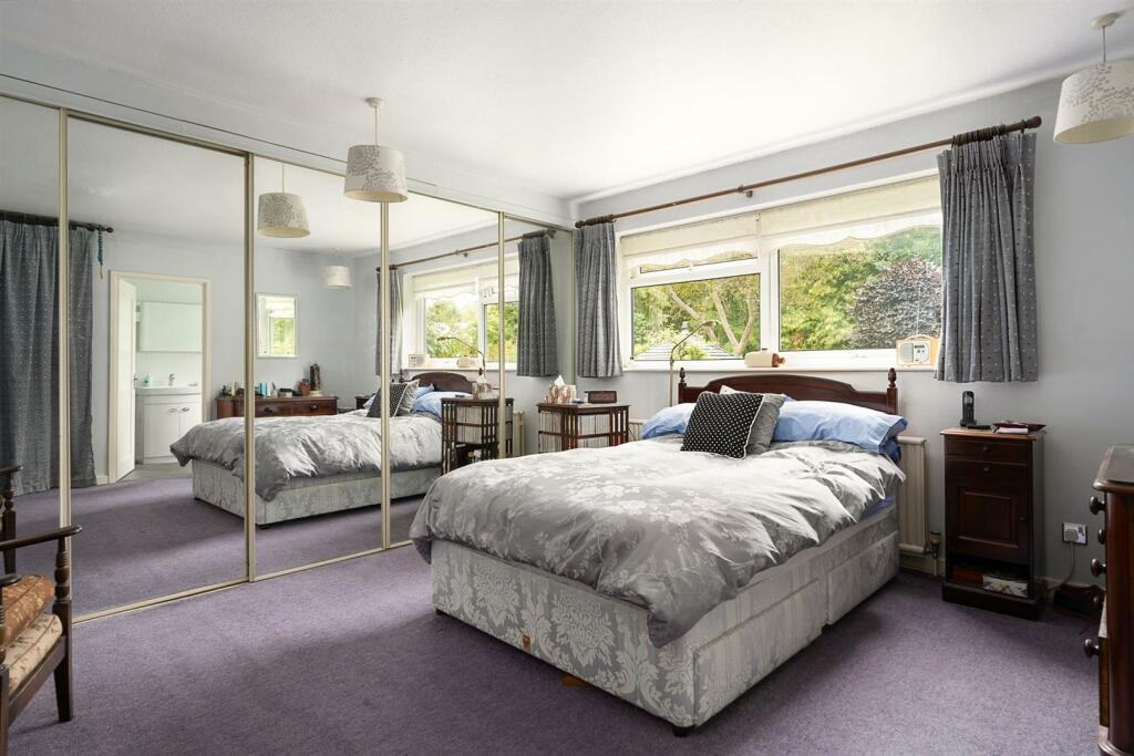 Principal bedroom