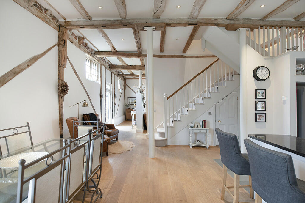 Manor Barn ph35