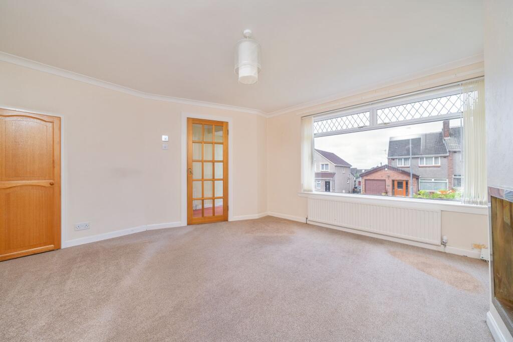 Living/dining area