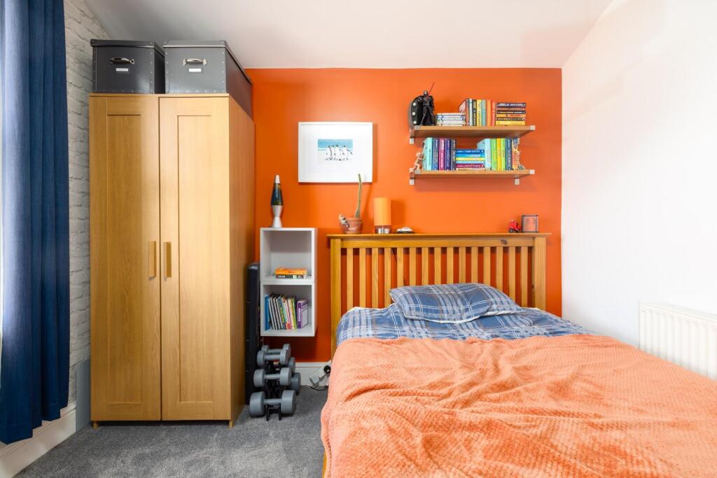 10 Kensington Park Road, BS4-13.jpg