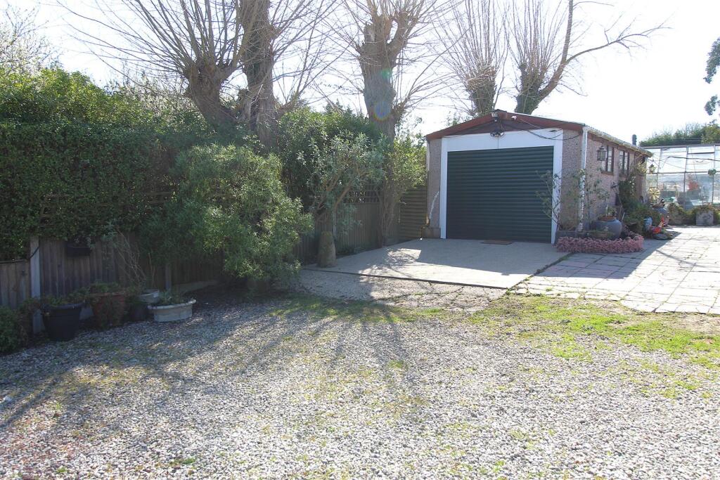 garage 2.JPG