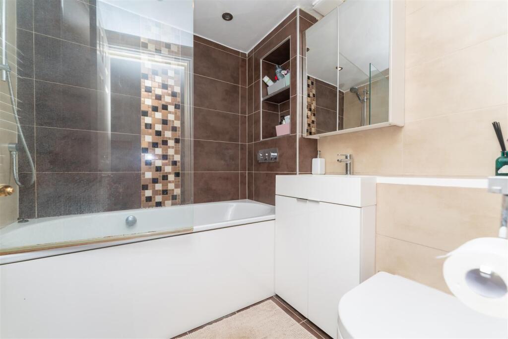 32 Osterley Gdns Bath.jpg