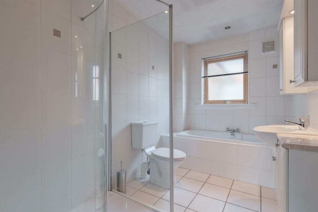 018-371 New Edinburgh Road Bellshill, ML4 3HH.jpg