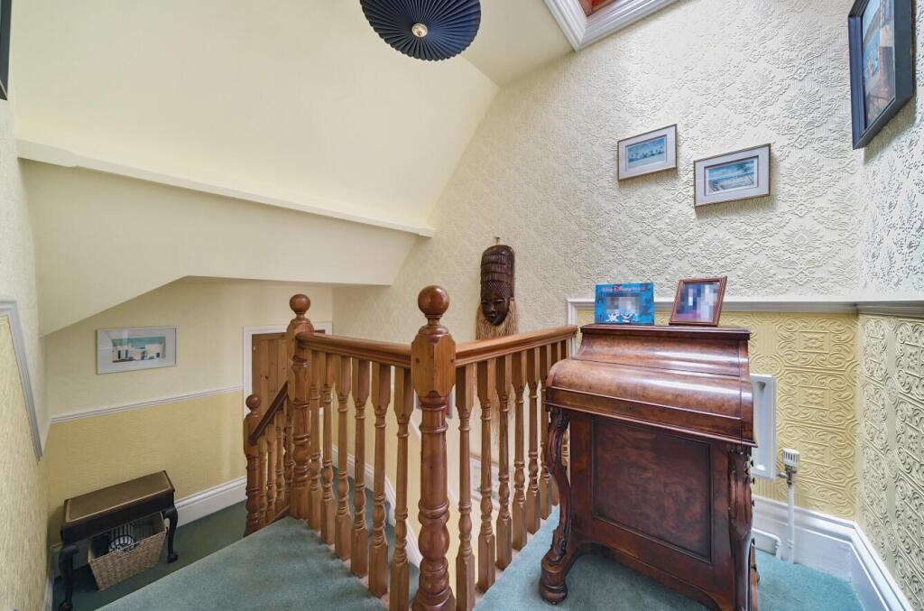 52 Hillmorton Road, Rugby