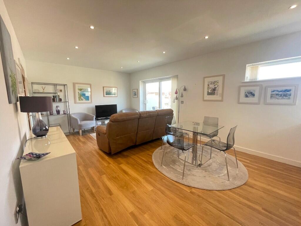 Kitchen to Lounge