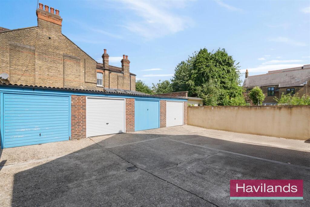 Eaton Park Court-11.jpg