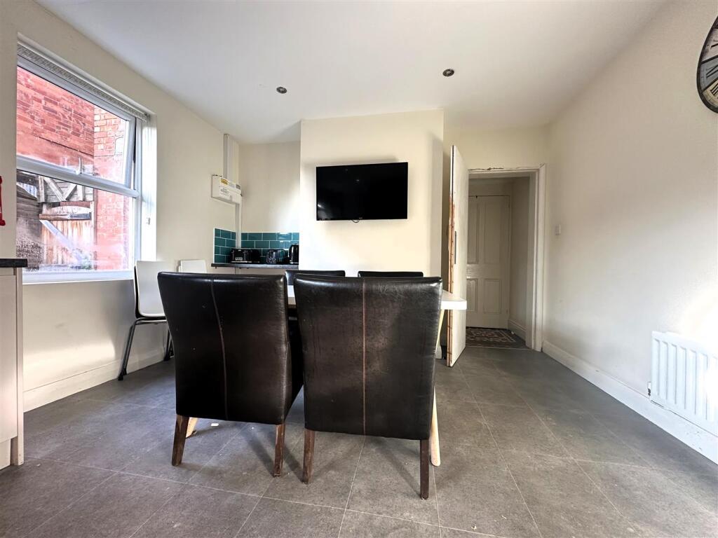 Dining Room.jpg