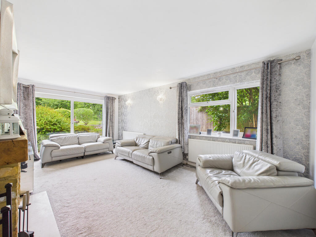 CAM02909G0-PR0425-STILL001