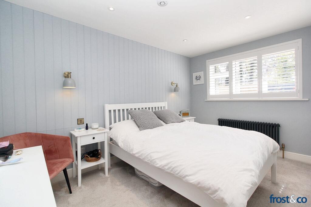 Master Bedroom (1)