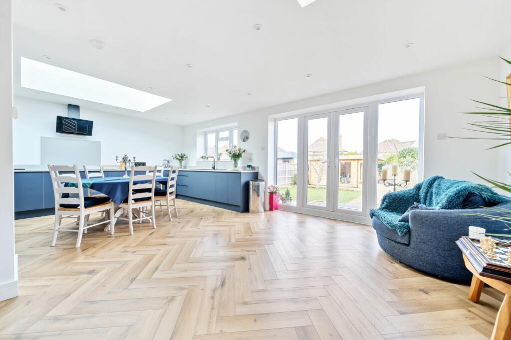 Living Room/Dining Room/Kitchen (2)