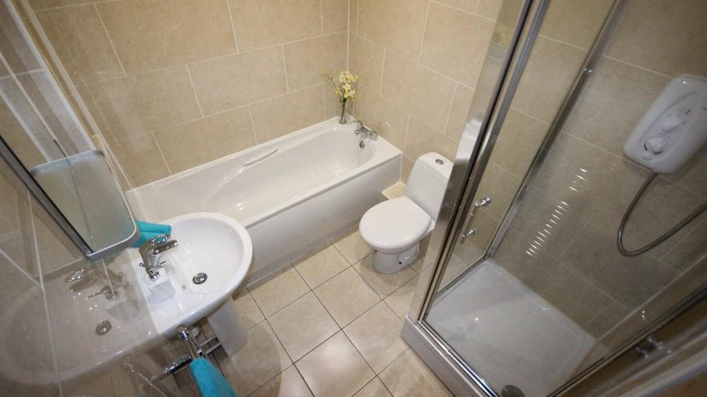 Bath/Shower Room