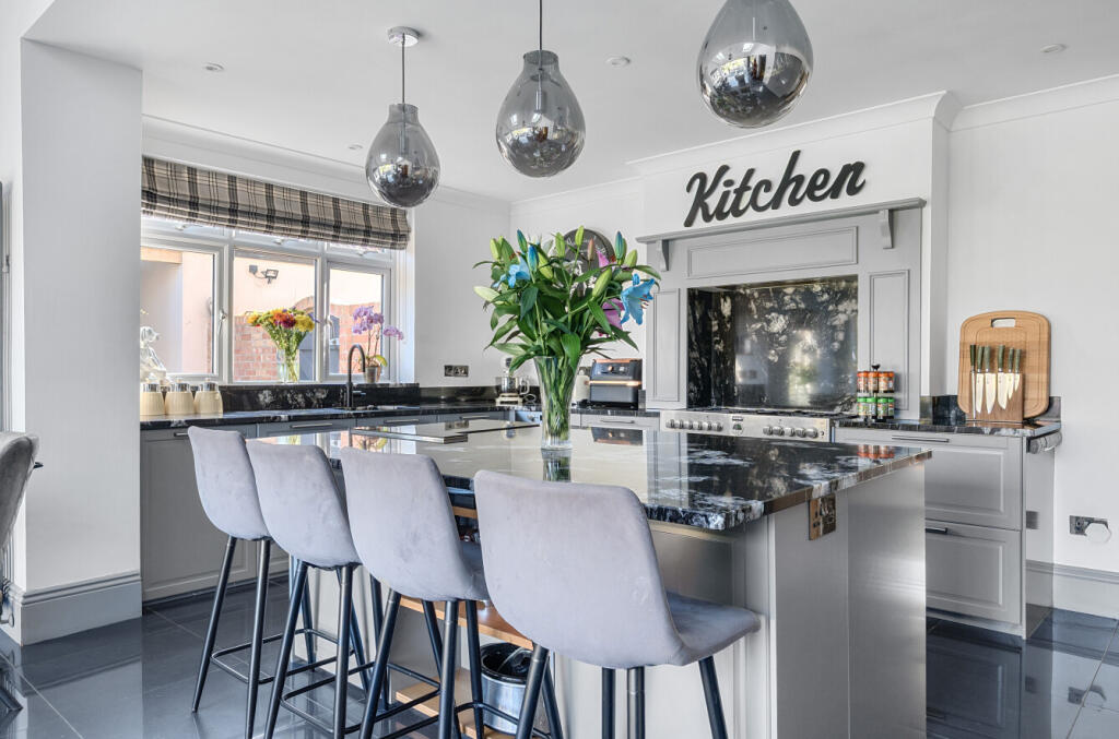 1342307-7-68a8d02...