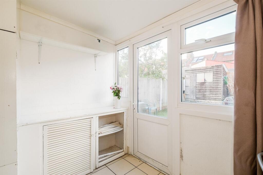112 Holbrook road-15_web.jpg