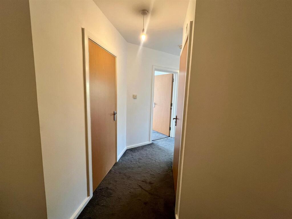 ENTRANCE HALL.jpg