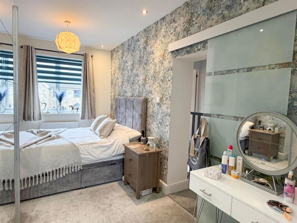 3 bed semi-detached house, Silsden 9