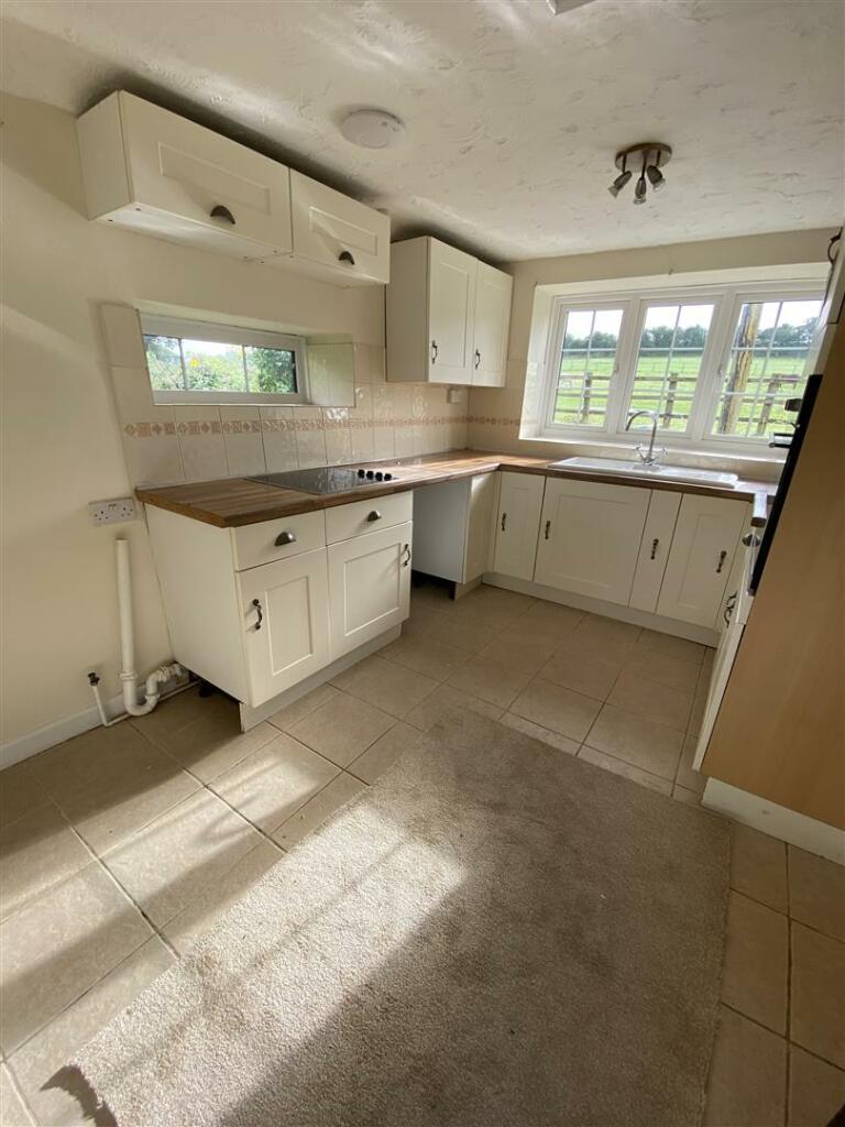 2 Wisdom Lane Kitchen.jpg